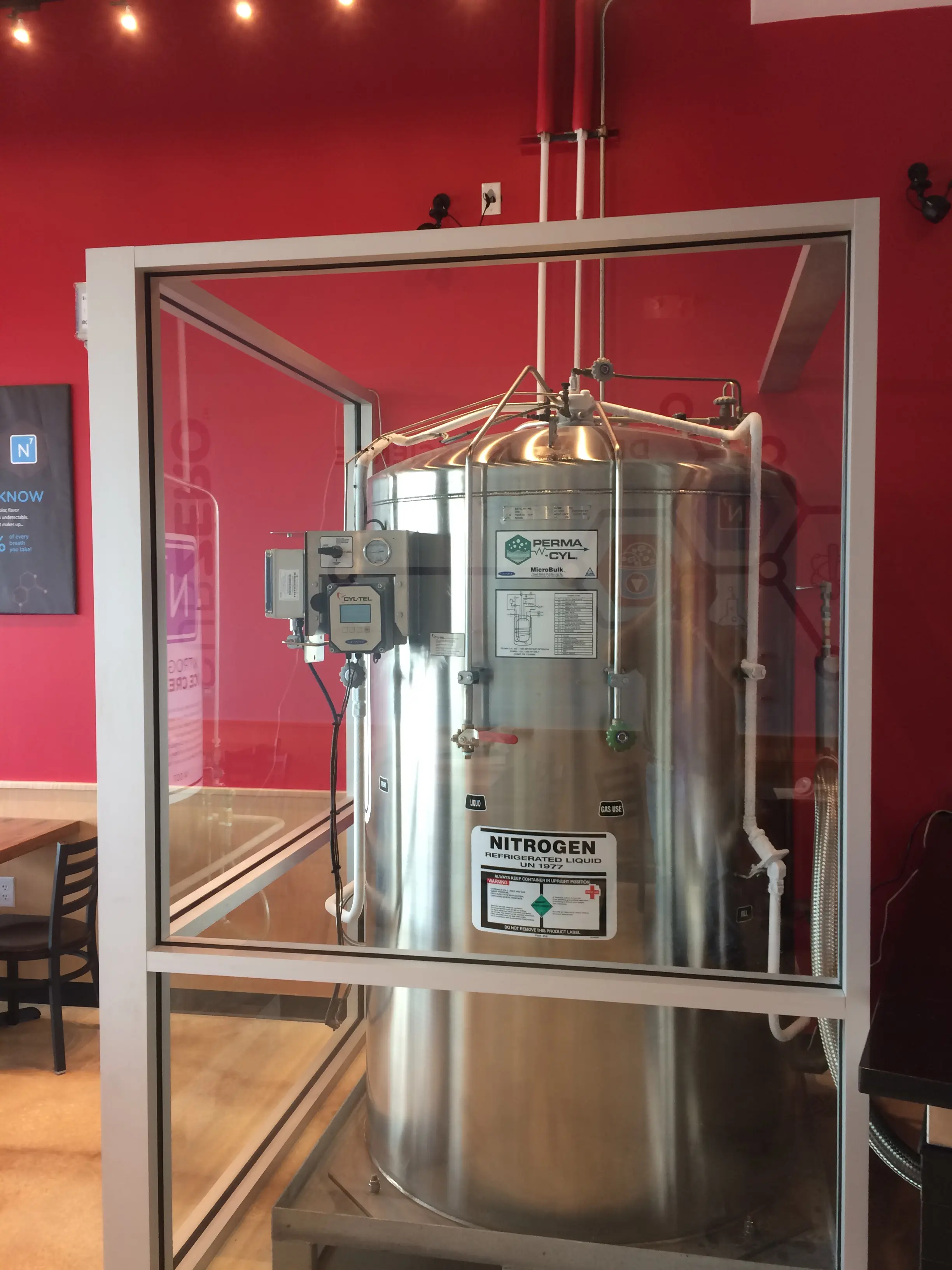 Cryogenic microbulk tank installed inside building